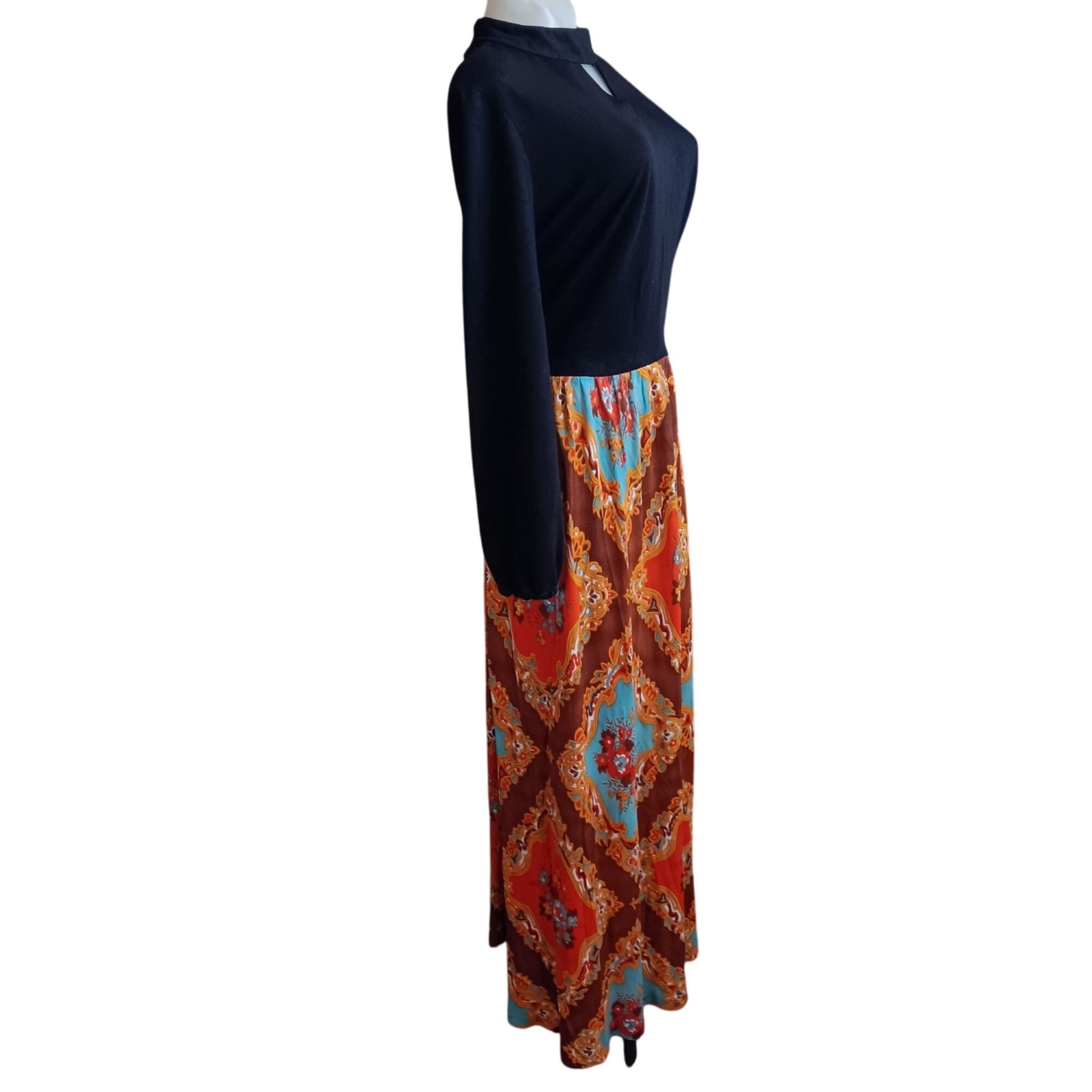 Vintage 12 Maxi Dress 1970’s Floral Diamond Pattern Keyhole Neckline Acetate