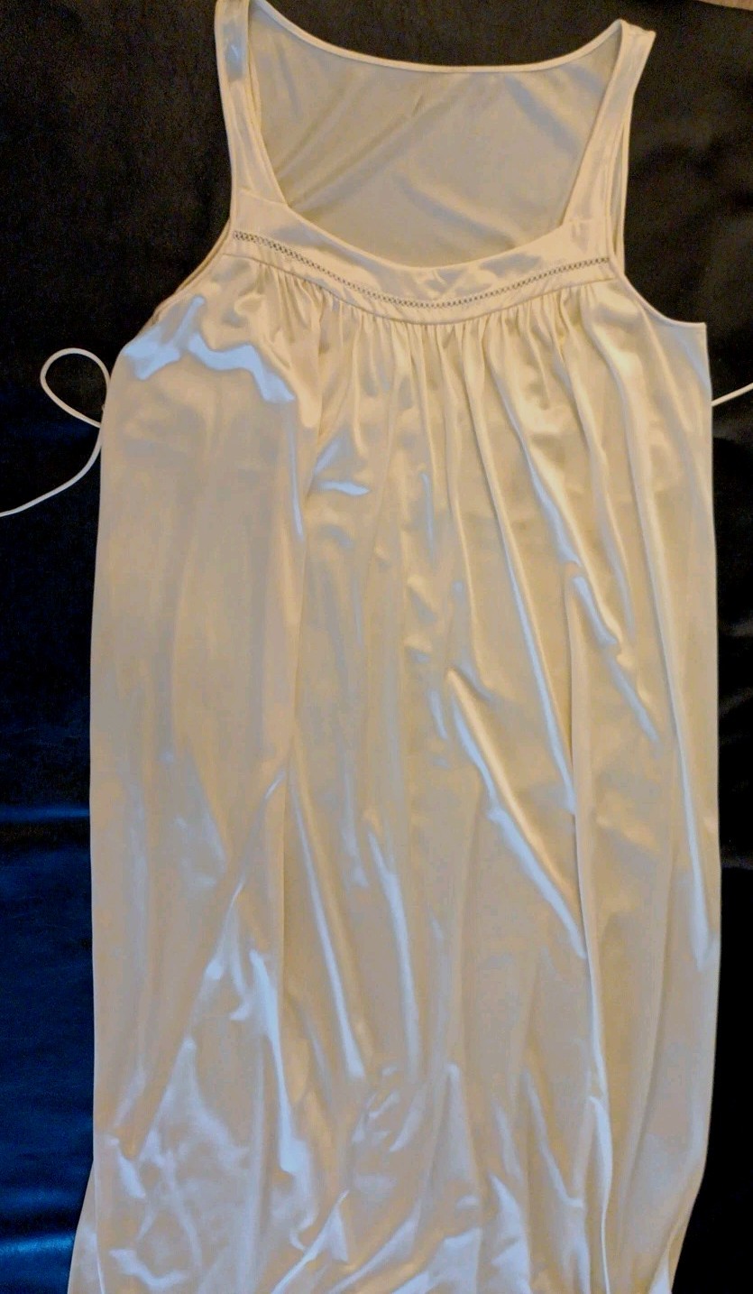 Vtg JC Penney Long Glamorous Cream Yellow Nylon Night Gown Sleeveless Dress