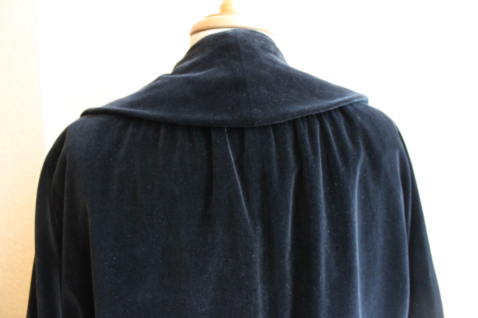 Betty Rose Vintage black Velvet Swing Coat 1950’s or 60s Size M 8 10