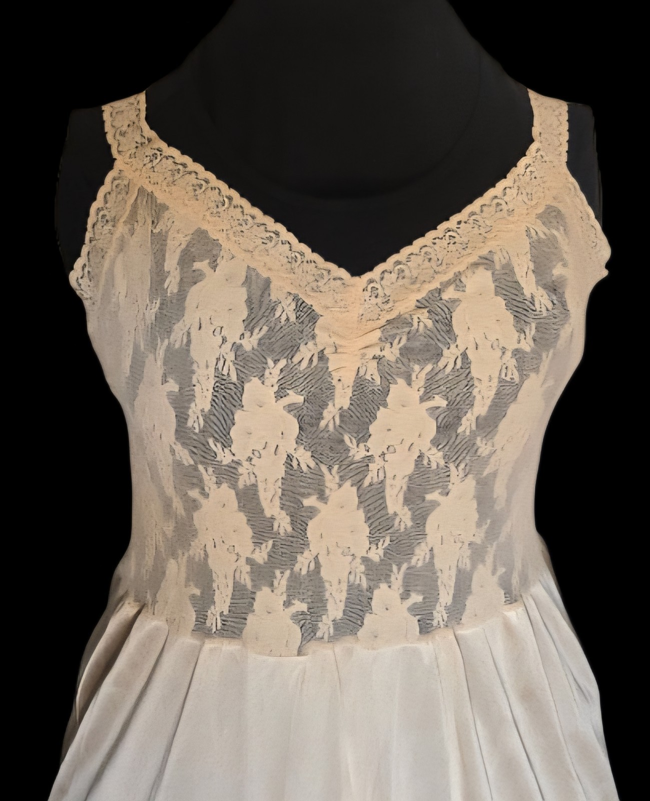 1960s VANITY FAIR Beige Stretch Bodice Nylon Dress Slip With Lace Trim Size 36