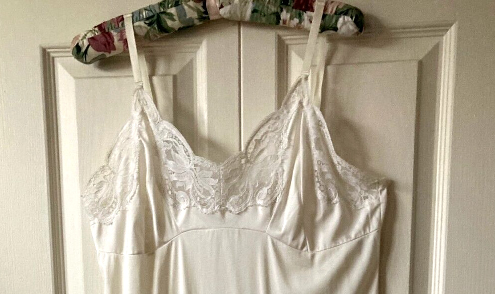 Wonder Maid Non-Cling White Full Slip w/Bodice&Hem Lace Size 34 T (Style 2996)