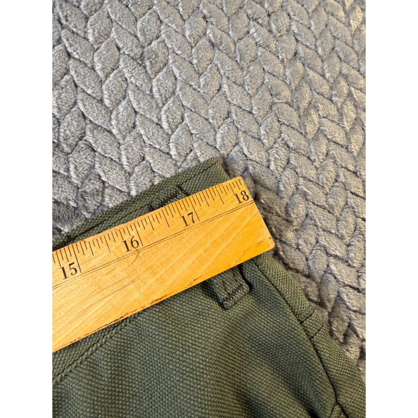 Vintage Levis Olive Green Hopsack Shorts 36 High Rise Men Women Big E Gorpcore