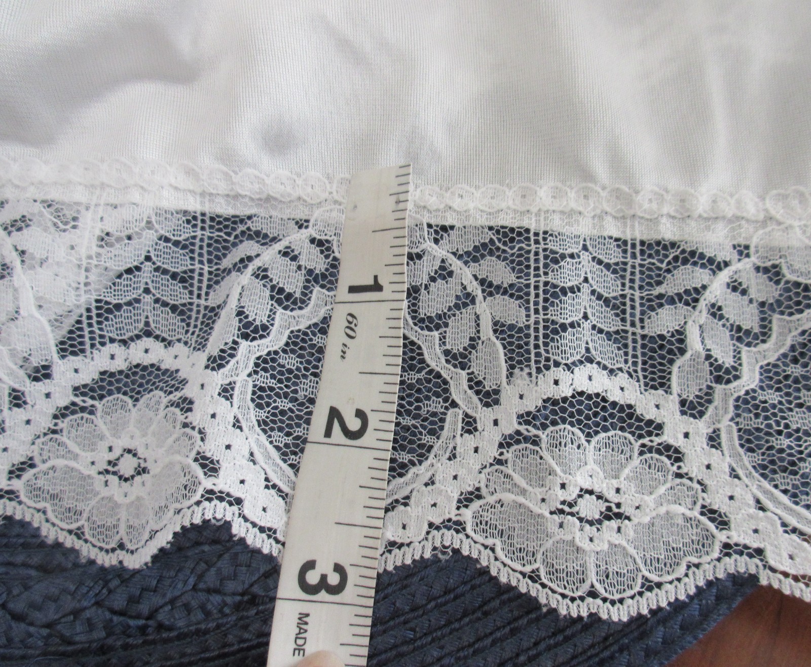 vtg CURRENT EVENT WHITE NYLON MEGA LACE full slip gown dress size MED USA RARE