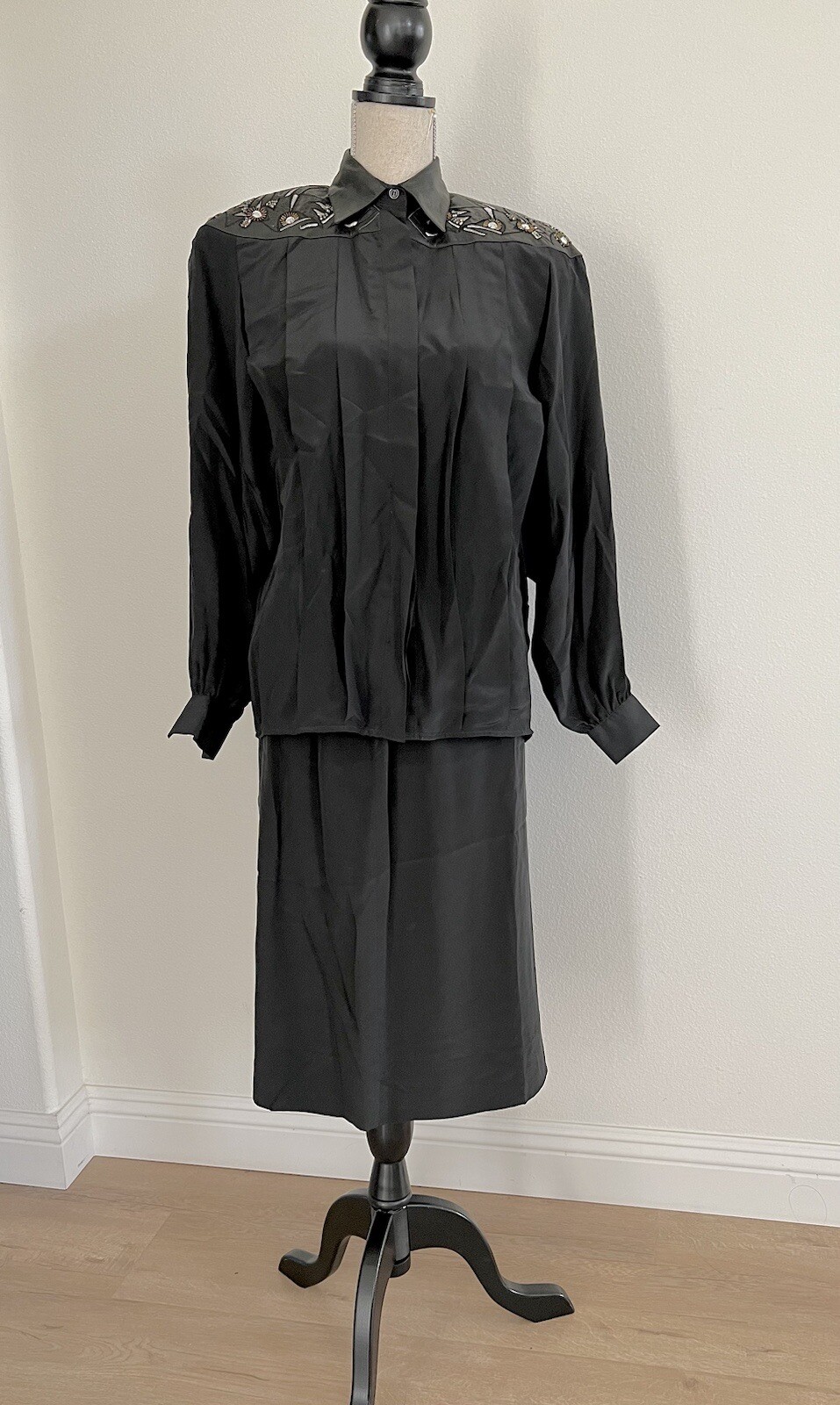 Le Jolly 100% Silk Leather and Snake Skin Skirt blouse set