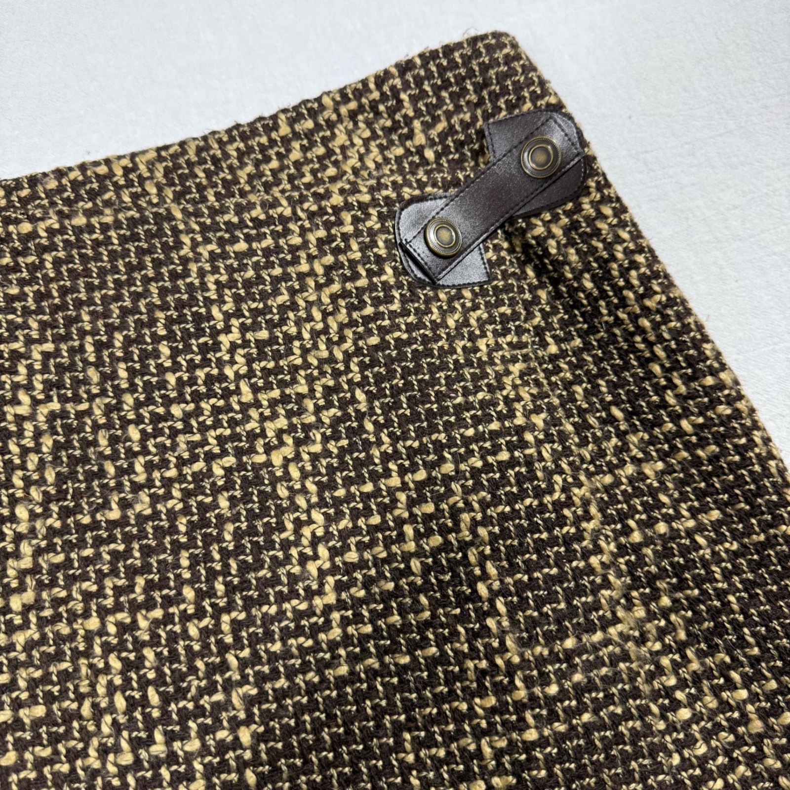 British Khaki Wool Blend Fringe Wrap Skirt Size 4 Brown Tweed Vintage Heritage