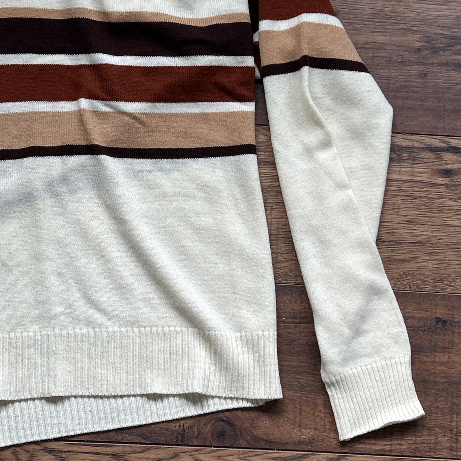 Vintage Campus 100% V Neck W/ Buttons Sweater Size Large