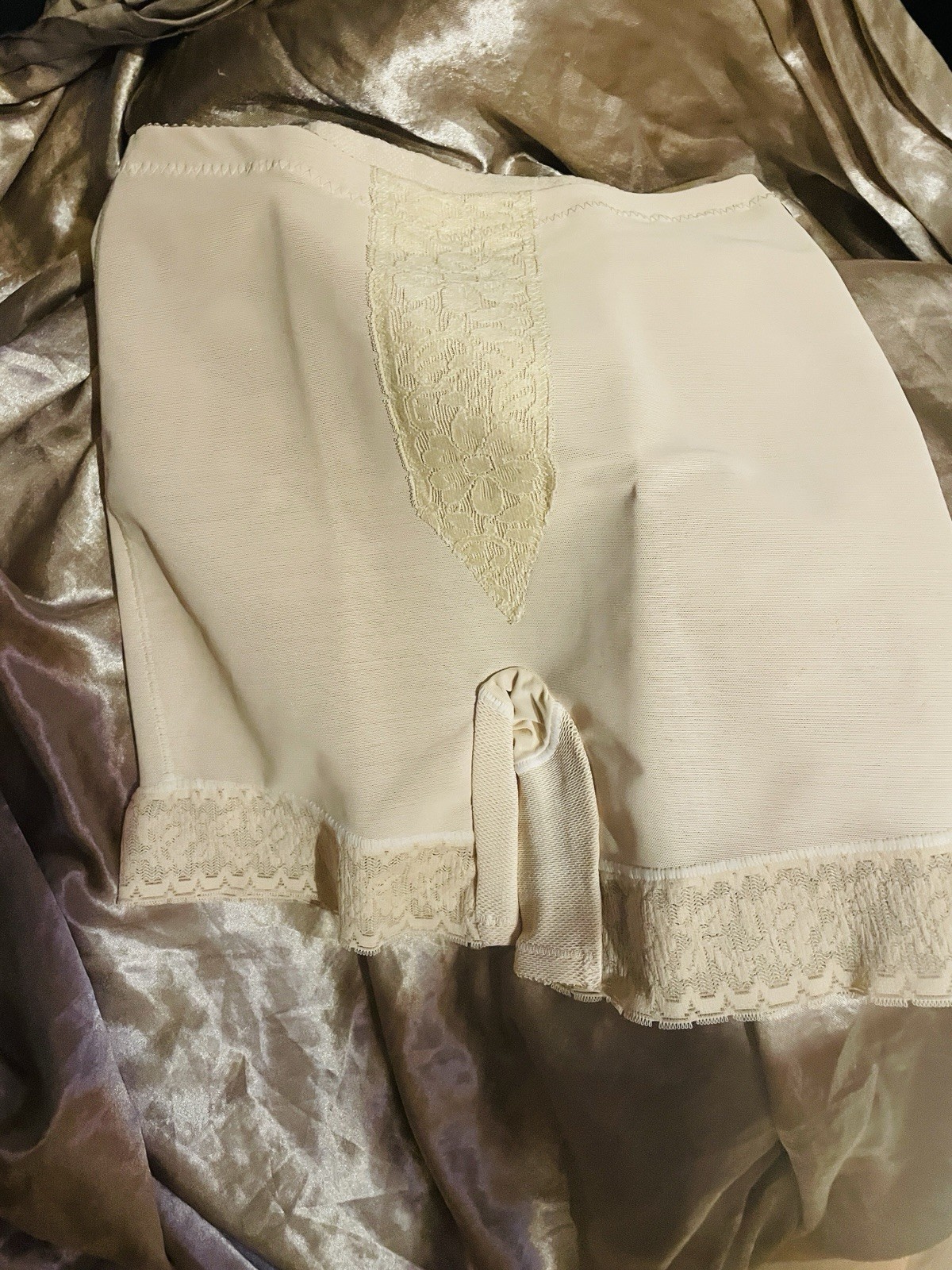 Vintage 60s Union Made Girdle, Shapewear, Lingerie Rosette: Lace, Romantic