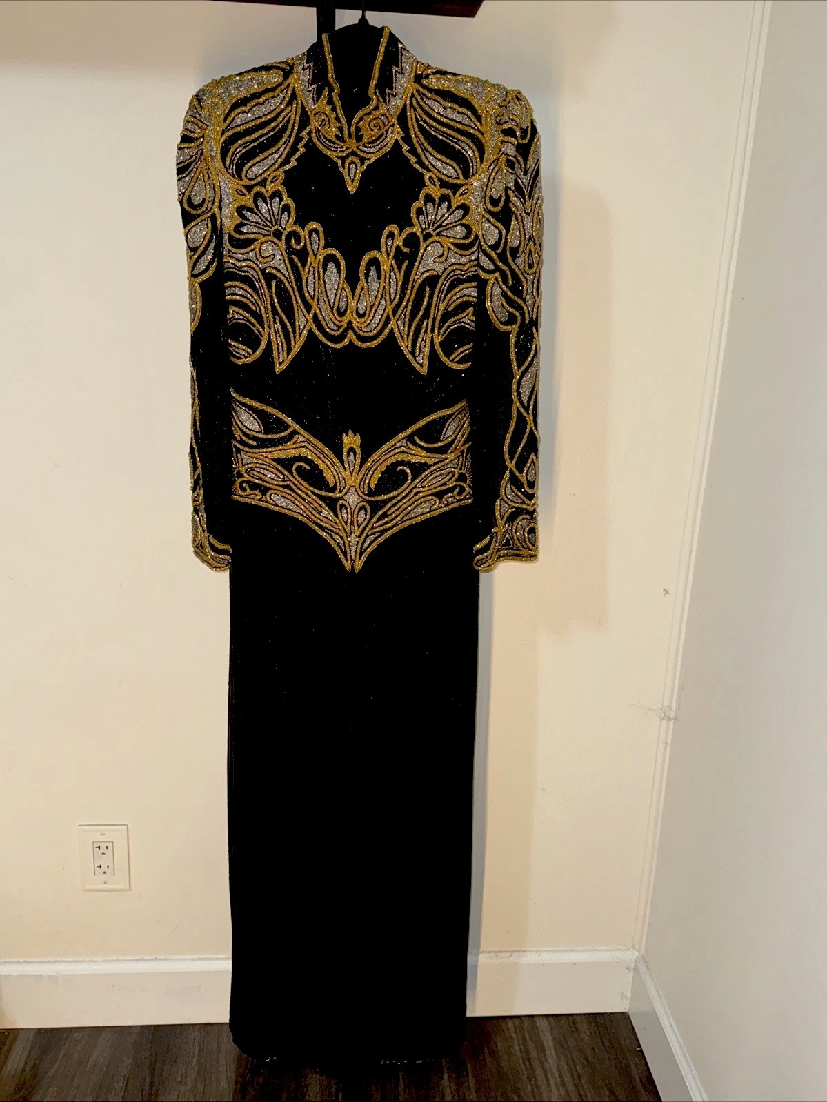 Vintage Dress Long Sleeve Beaded & Sequins Hand Work On Silk Womens Size Small