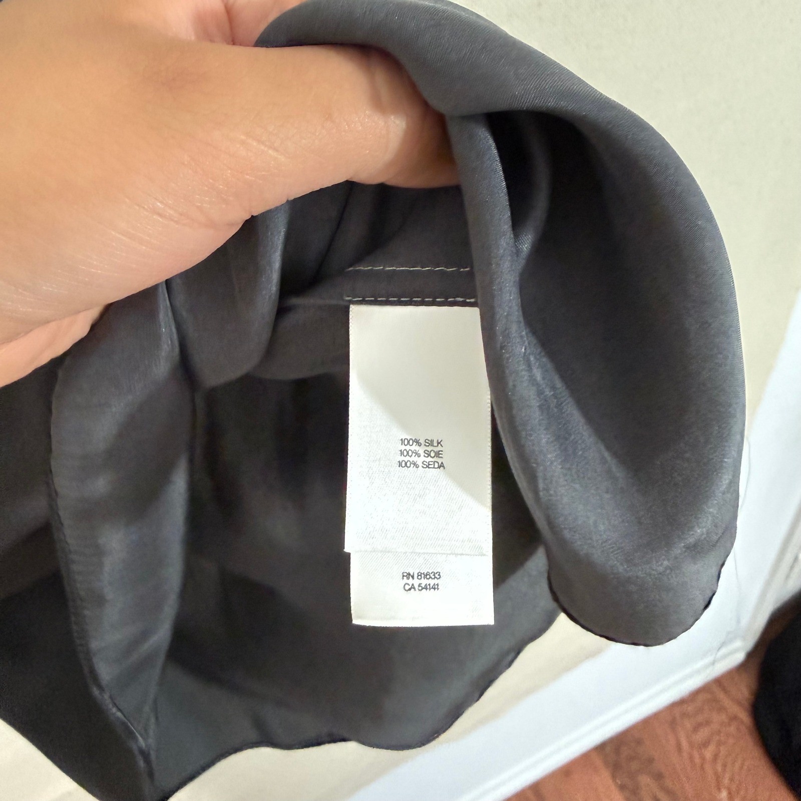 Kenneth Cole New York Vintage 100% Silk Ombre Pleated V-Neck Top Grey XS