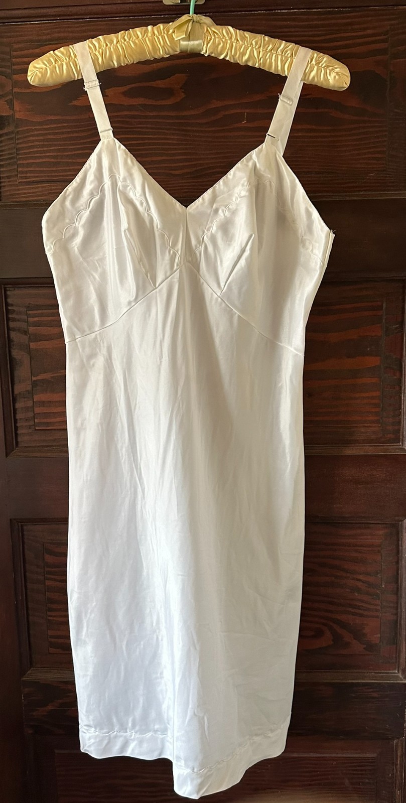 Vintage 60’s White Nylon & Polyester Woven Slip Size 34 Bust