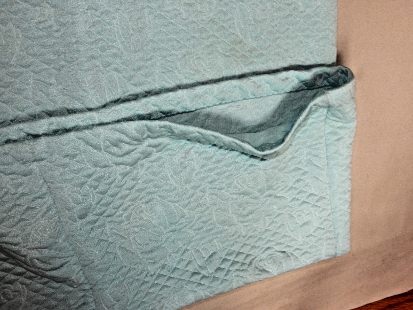 Sears, Roebuck & Co At Home quilted rose blue robe house coat size M medium vin