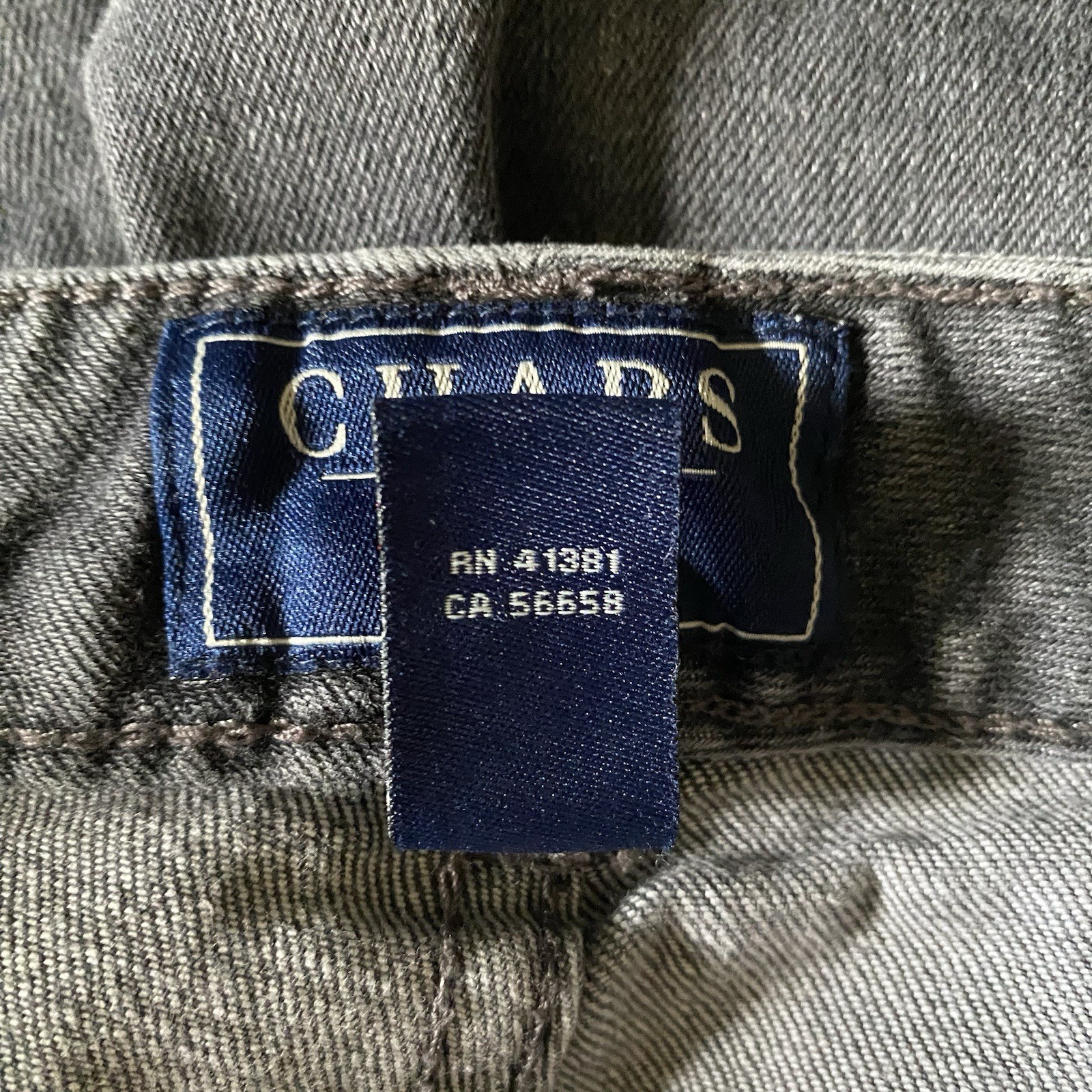 VIN Women’s Black Gray CHAPS Denim Petite Jeans Size 10P 28″ Inseam Cotton Blend