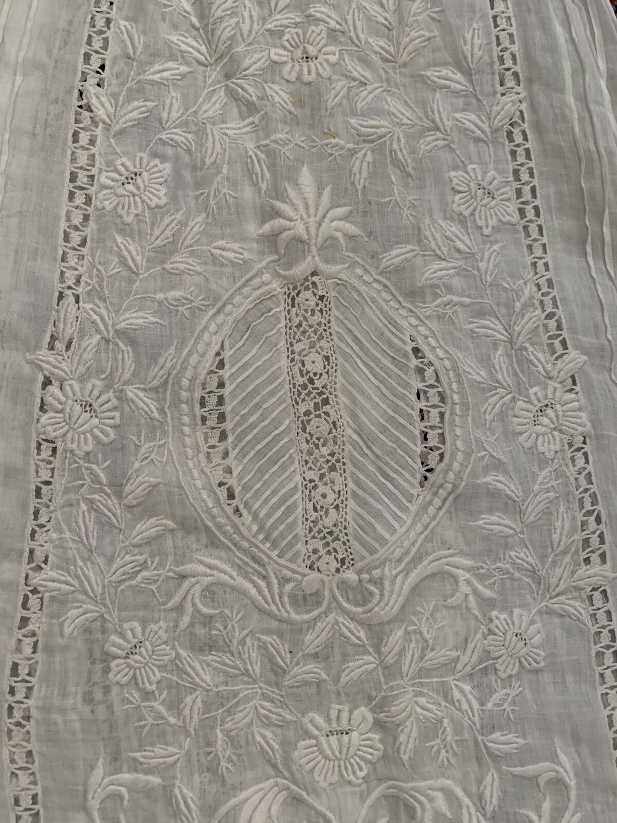 Rare 19th-Beginning of 20th Century Hand Made Lace & Embroidered Batiste Skirt
