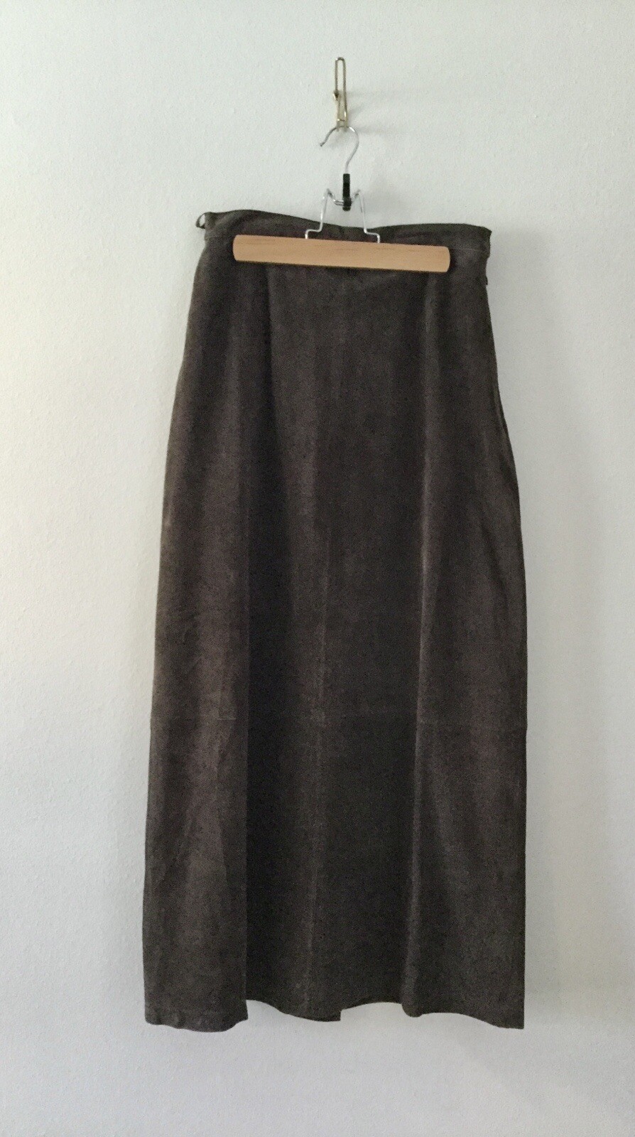 Vintage Deep Plum Purple Suede Midi Skirt by Dialog Size 6 1980’s 1990’s (076)
