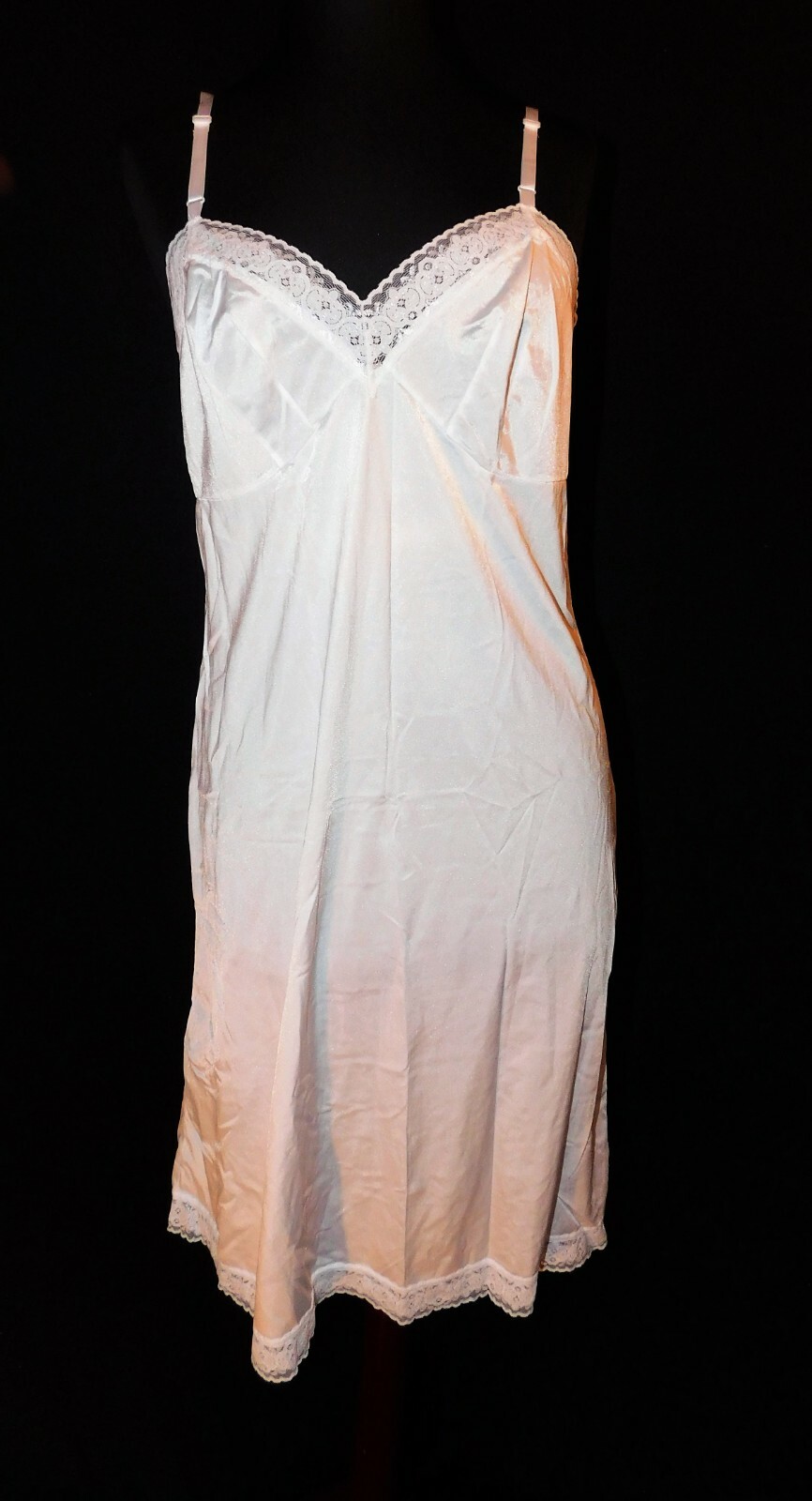 White Vintage Vanity Fair full petticoat slip, SZ 36, nylon, 10-103