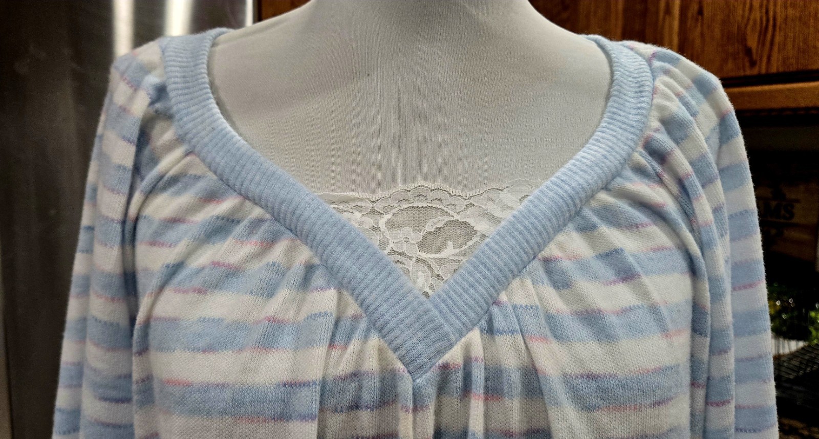 1980s DONNA RICHARD GILLIGAN & O’MALLEY Striped Polyester Acrylic Nightgown Sz M