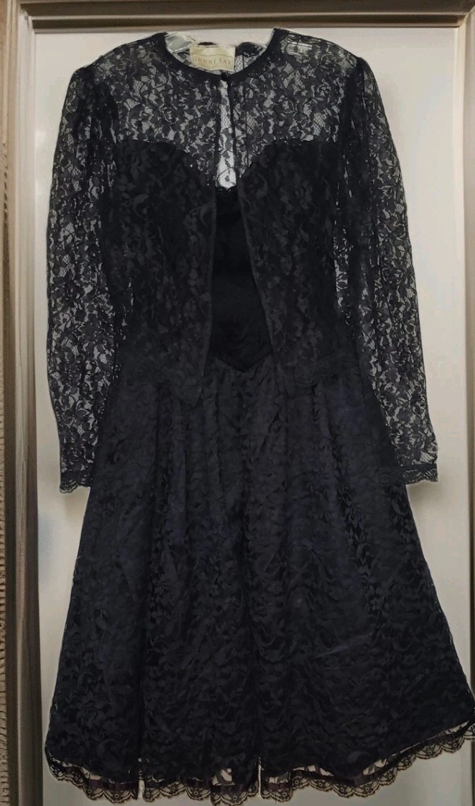 GUNNE SAX VINTAGE🌟VELVET~LACE,~SEQUIN~ STRAPLESS~TULLE UNDERSKIRT & SHRUG RARE