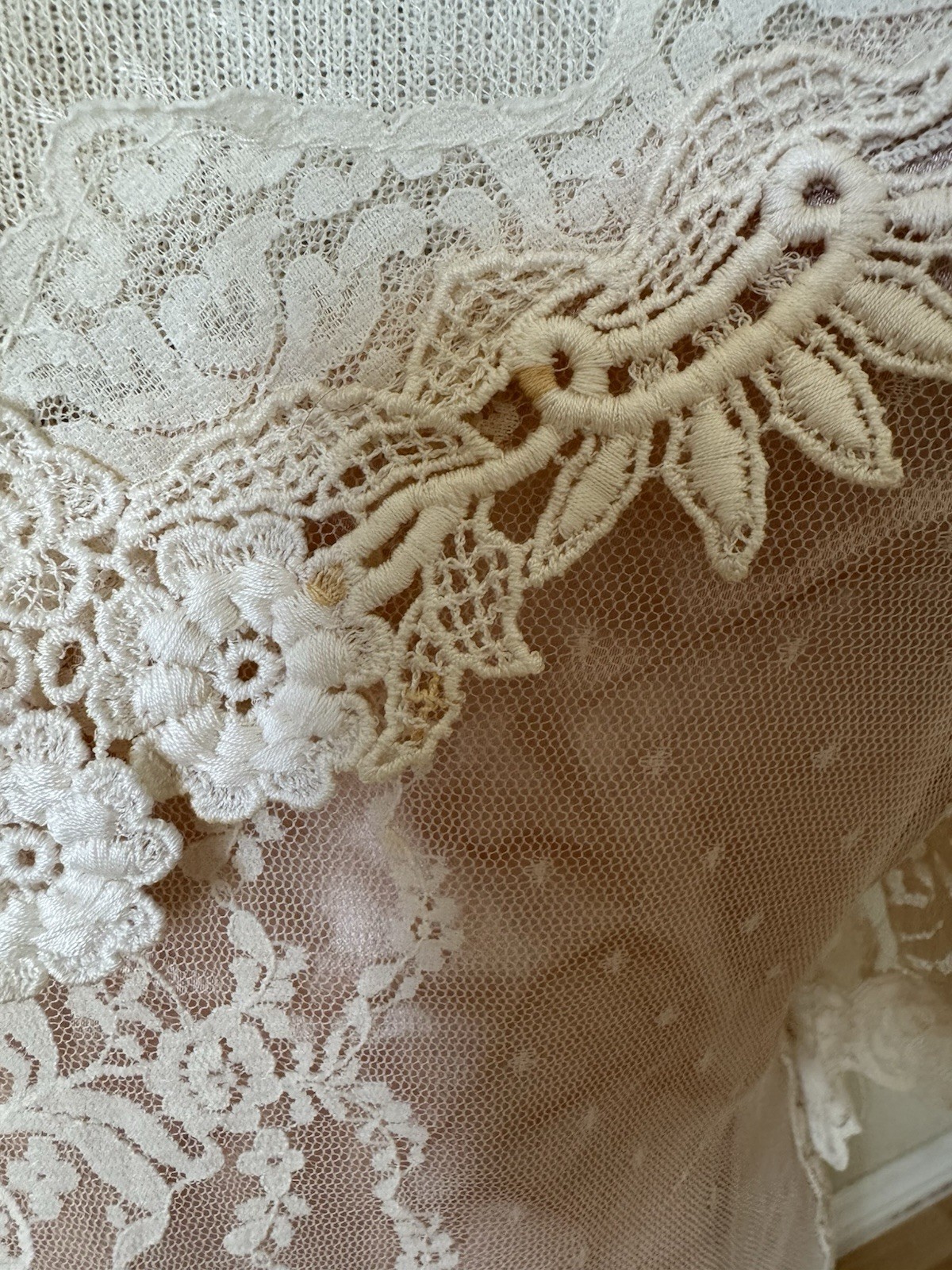 Vintage Susan Lane’s Country Elegance Lace Pearl Wedding Dress