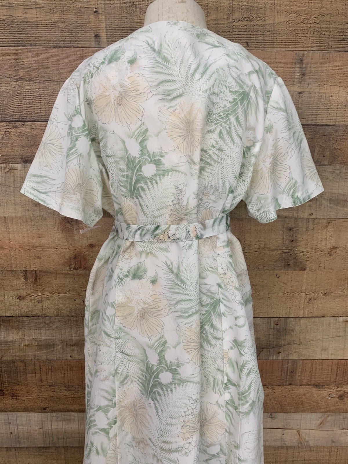 Vintage 1960s Nylon floral Belted Zip front Dress 48”Bust /42” Waist