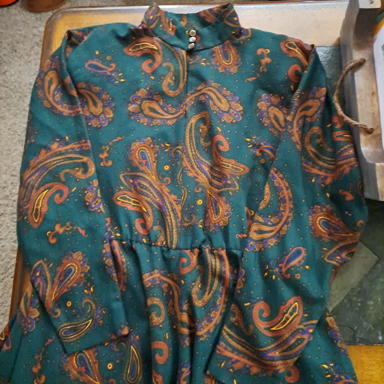 Vintage 1980-90’s Women’s Dress. Unbranded.Dolman Sleeve.Chest-22in.Waist-16in.