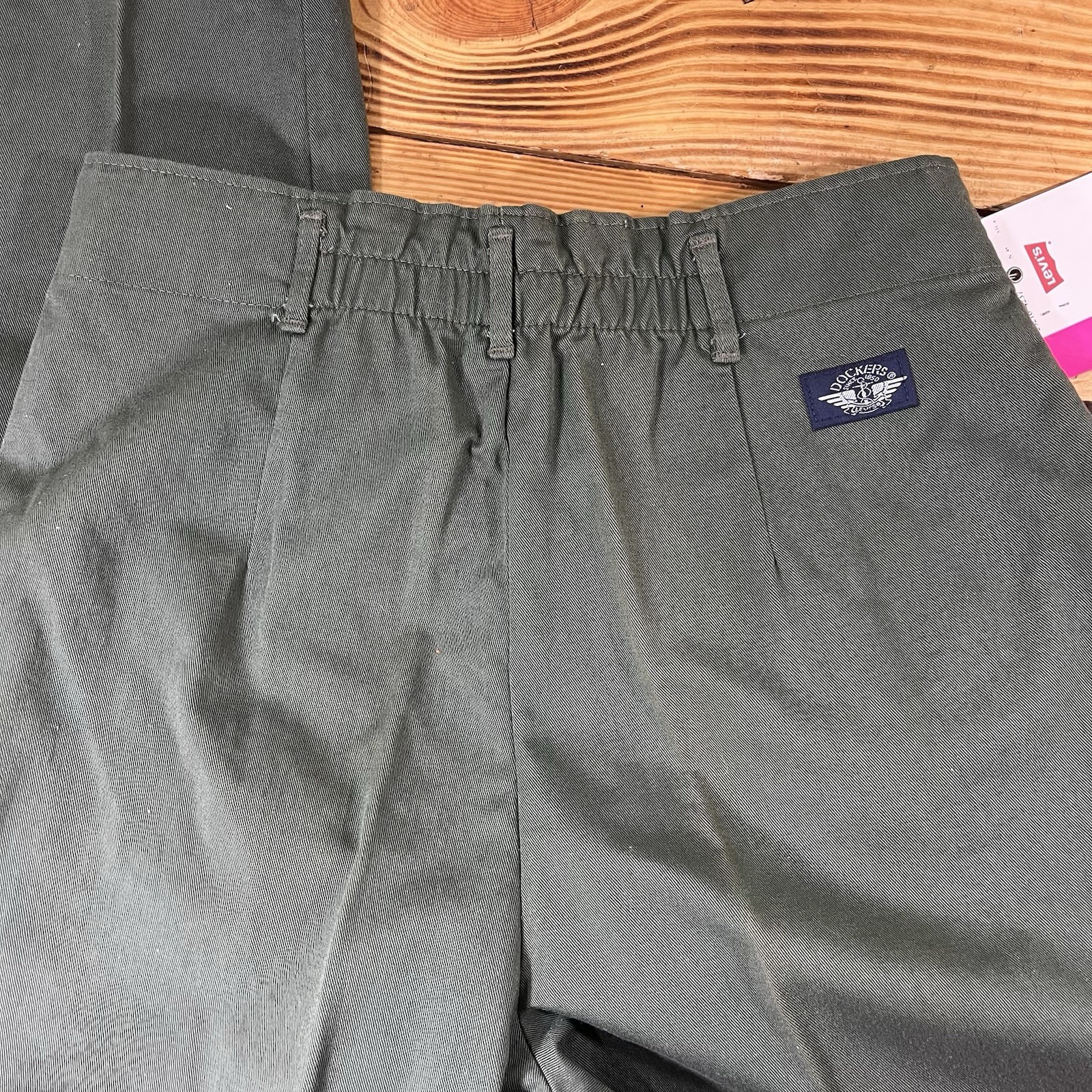 Vintage 1988 Levi’s Dockers Pleated Pants Green Khaki NOS Sz 10 See Photos READ