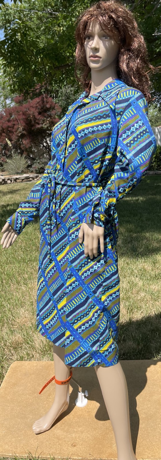 vtg 60s PSYCHEDELIC PRINT dress dagger collar crepe fabric covered buttons Large