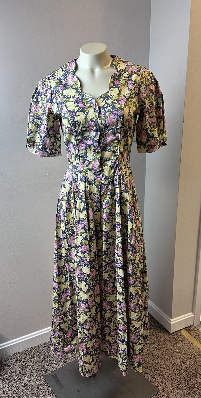 Pre-owned Vintage Laura Ashley Floral Print Maxi Dress Size 6