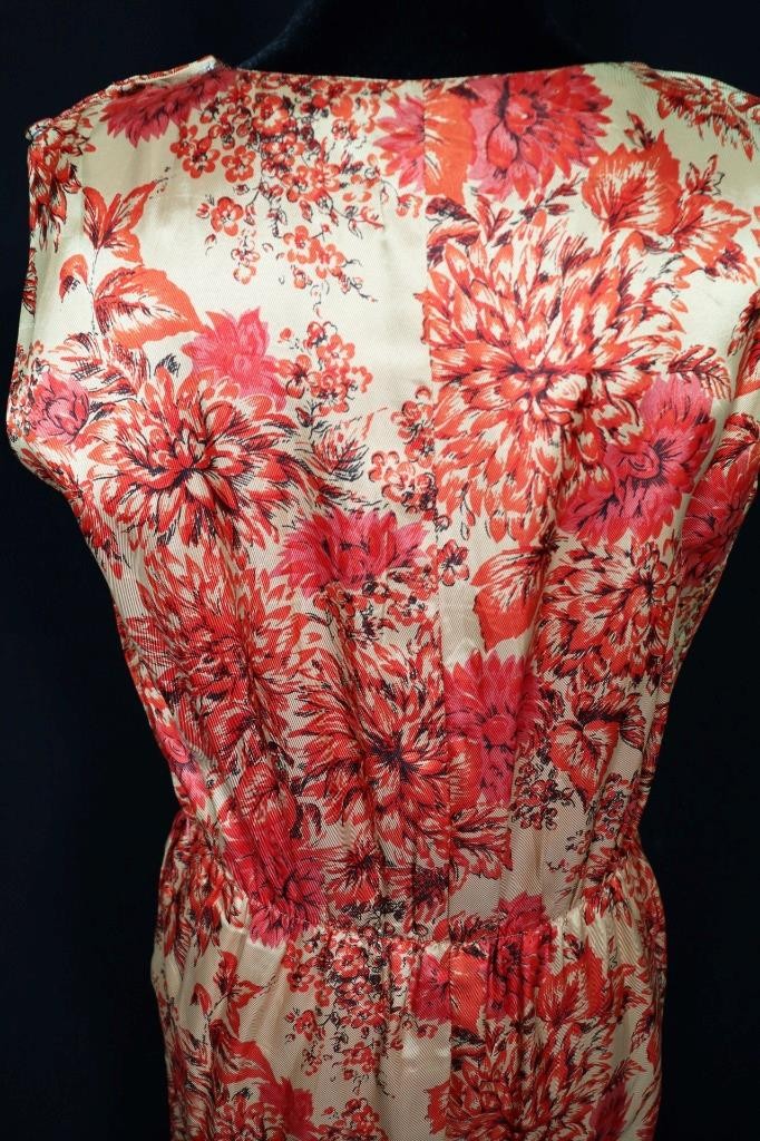 Vintage 1960’s Gold And Oranges Floral Print Silk Dress Size 6+ Excellent Cond