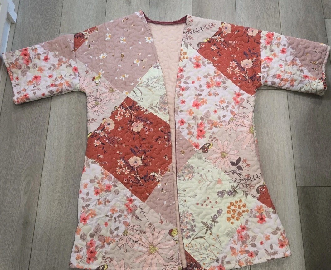 VTG Handmade Quilt Kimono Coat Jacket Floral Patchwork Print Cottagecore EUC