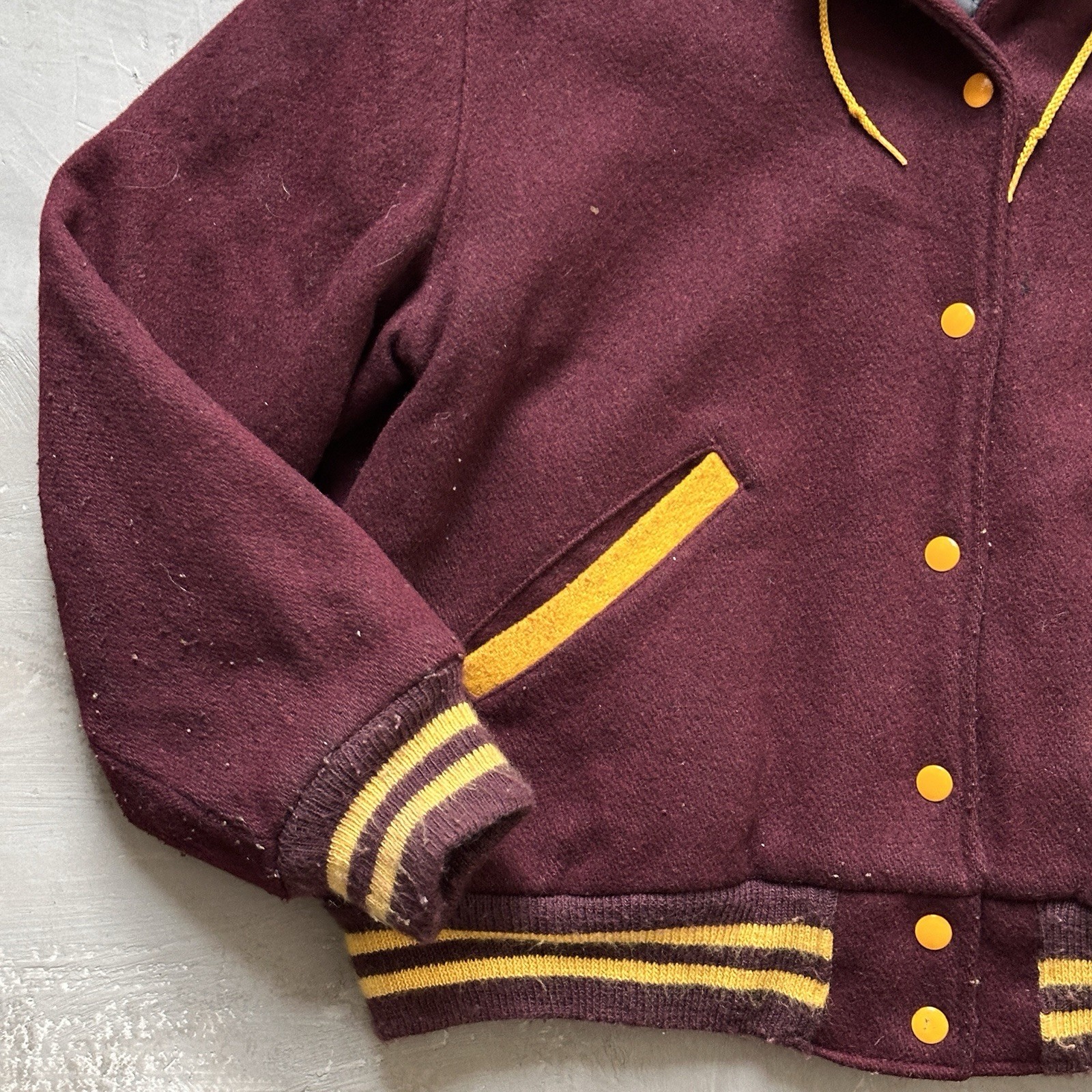 Vintahe Butwin Bulldogs Burgundy Wool Blend Quilted Lining Varsity Jacket Sz m
