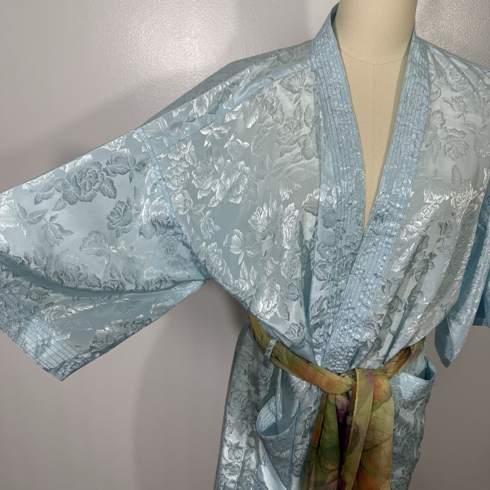 Vintage 100% Silk Robe 1980s Thailand