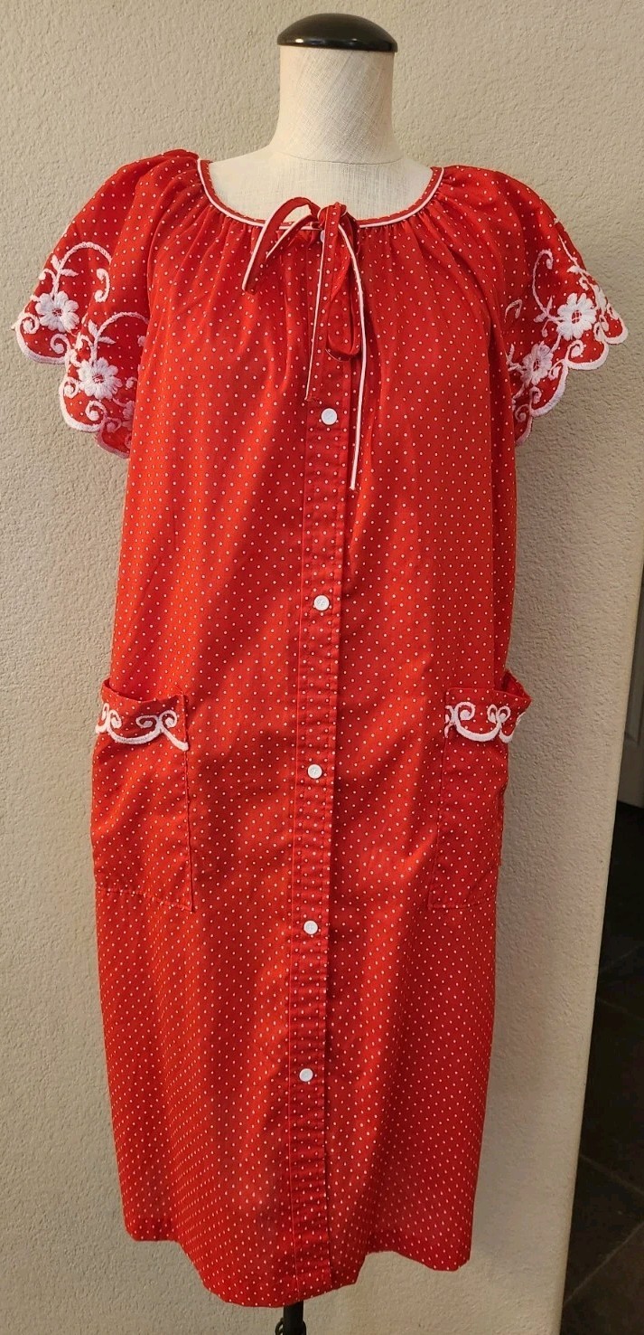 Vintage Lara Dee Red w/White Housedress Lounge Embroidery Snap Front Pocket Sz L