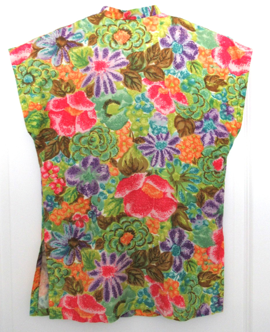 Vtg Waltah Clarke’s Women’s Button Front Hawaiian Floral Blouse Top