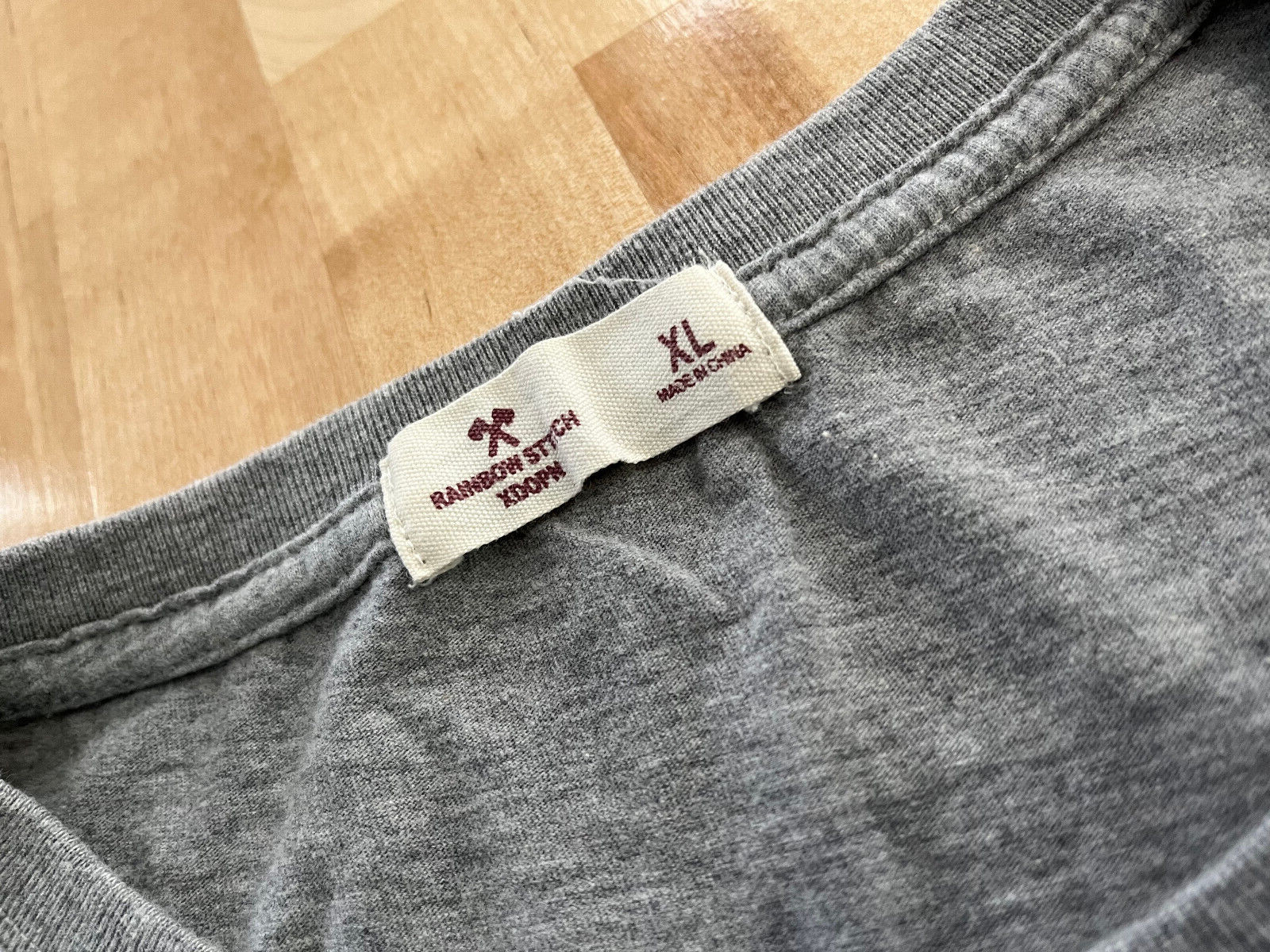 Vintage Rainbow Stitch Rainbow and NY Graphics GRAY Tshirt – Women’s sz XL