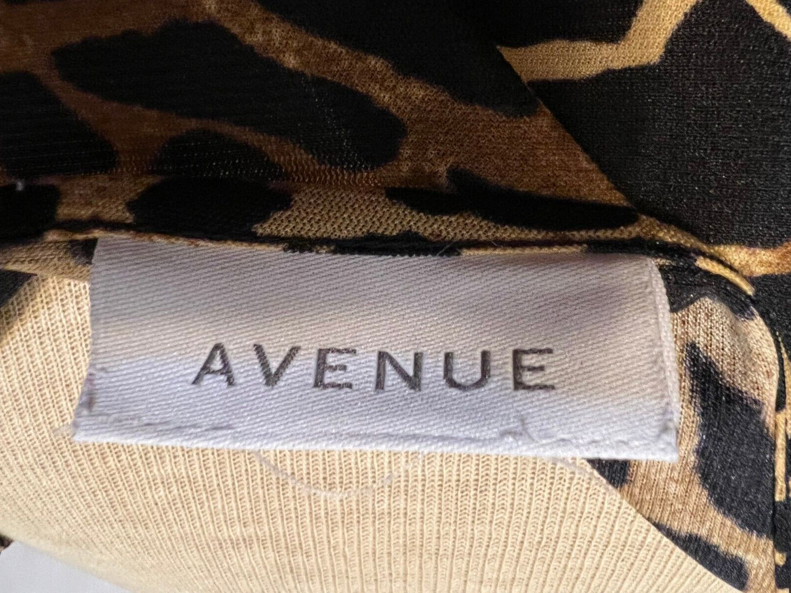 Vintage Woman’s Avenue Stretch Top Animal Print 45″+ Bust No Tag Size No.395
