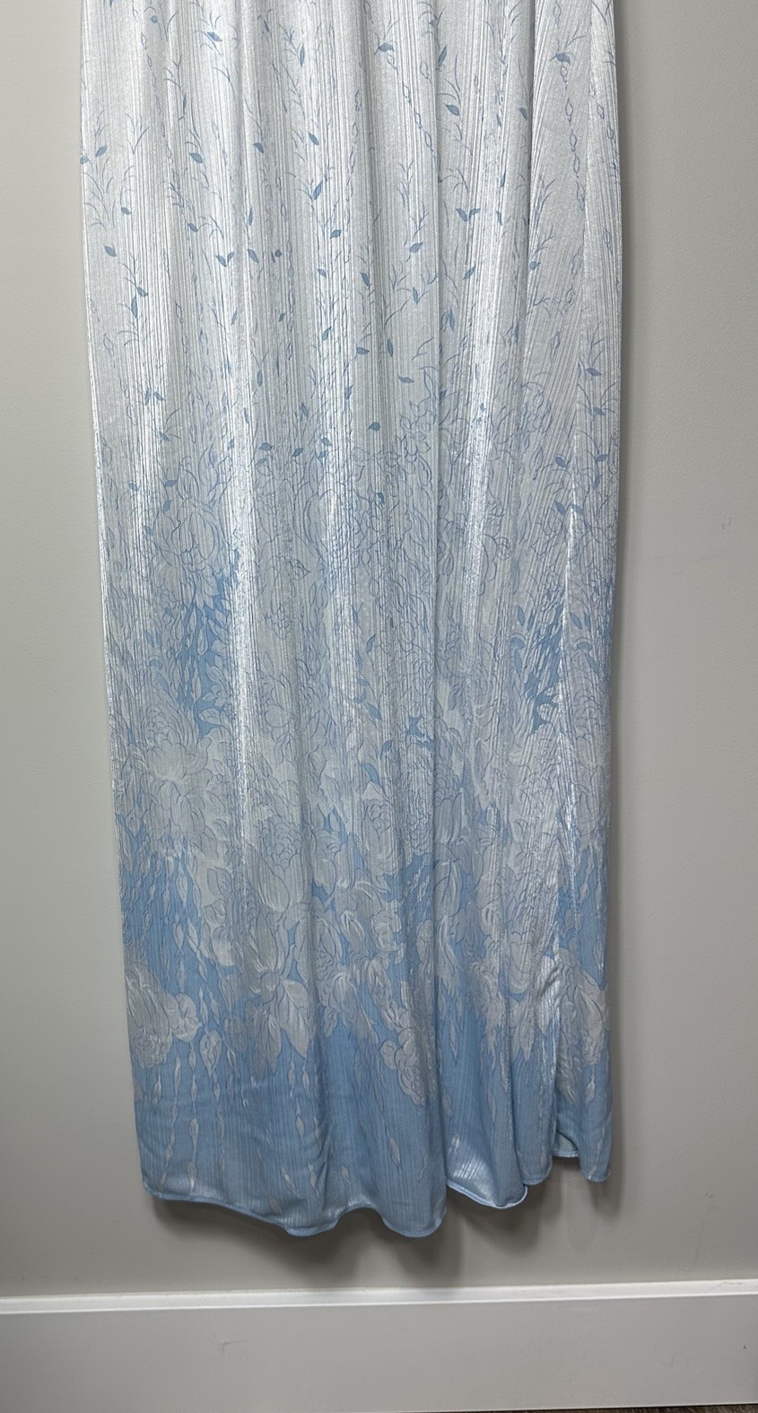 Vintage Blue And White Silky Long Nightgown Ombré Medium?