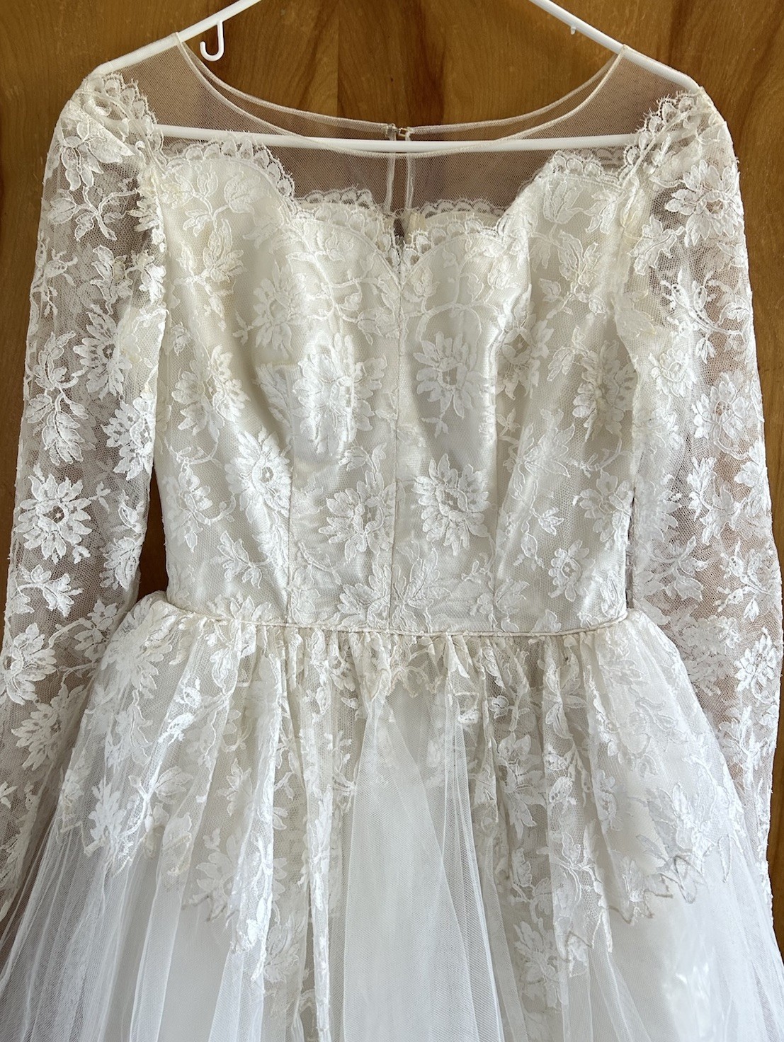1950s Tea Length Wedding Dress w/ Vintage Tulle & Lace Bridal Cupcake Romantic S