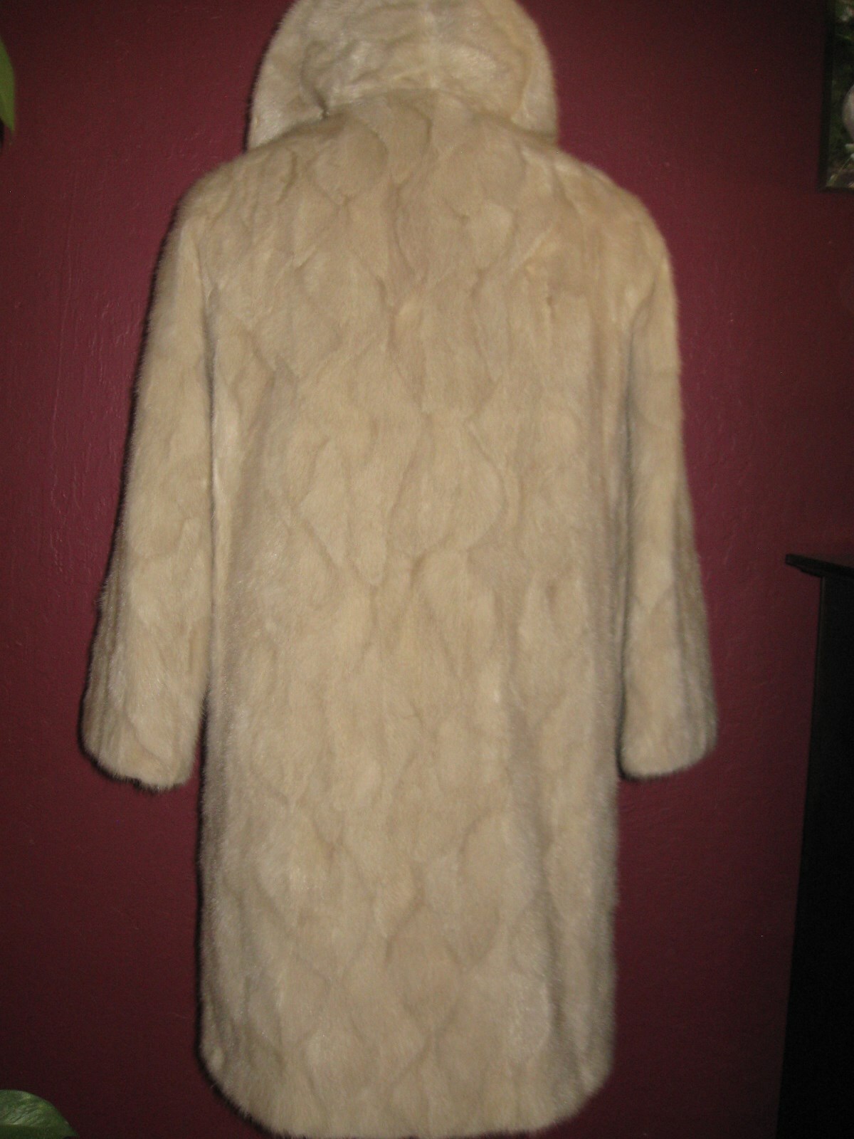 Vintage Mink Coat Lush Honey Blonde Sleek Fit Classic Glamour Designer 1960 SALE