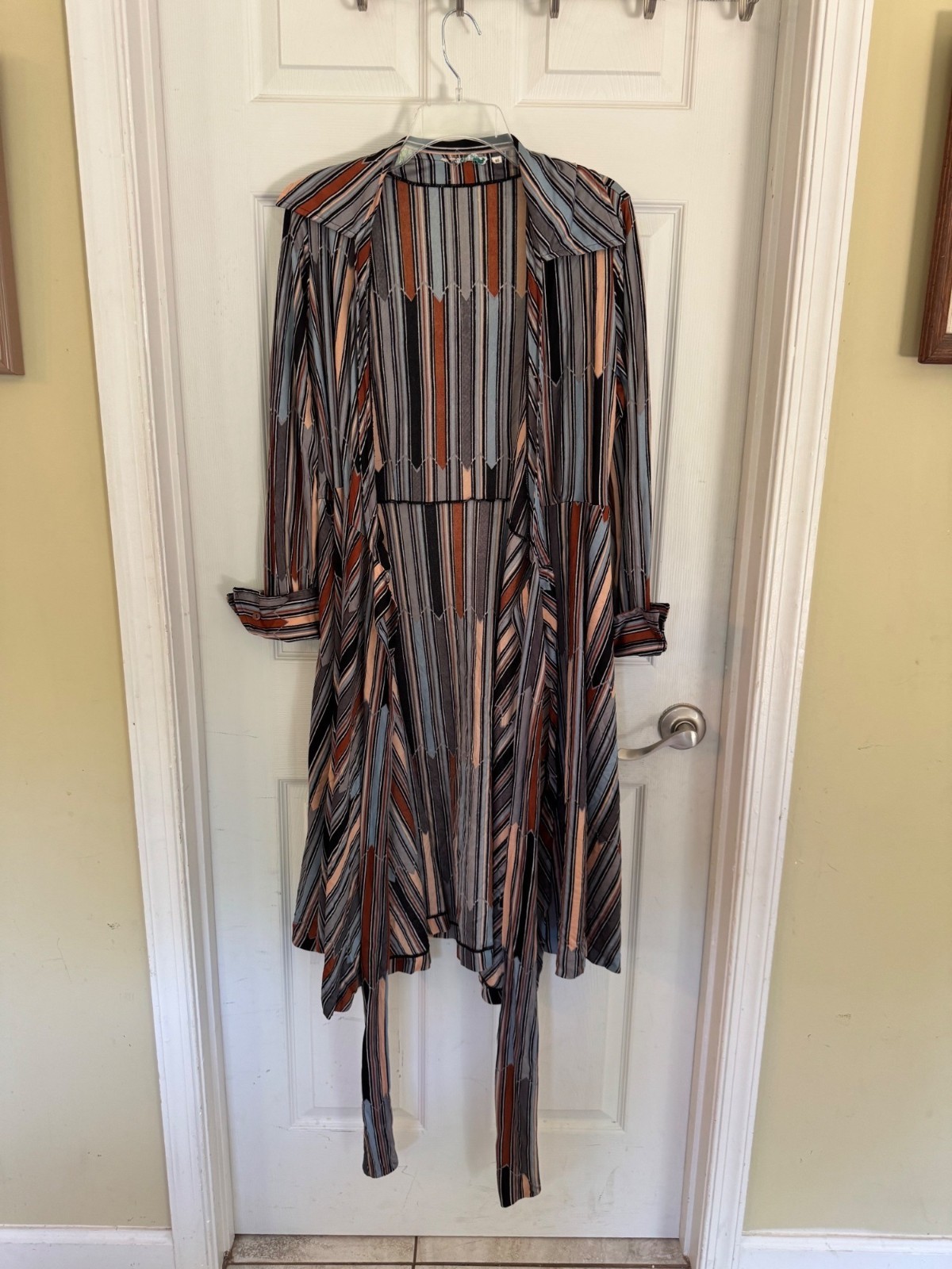70s Vintage Striped Wrap Dress Cuffs Neutral Brown Blue Tan Stripes Stretchy 16