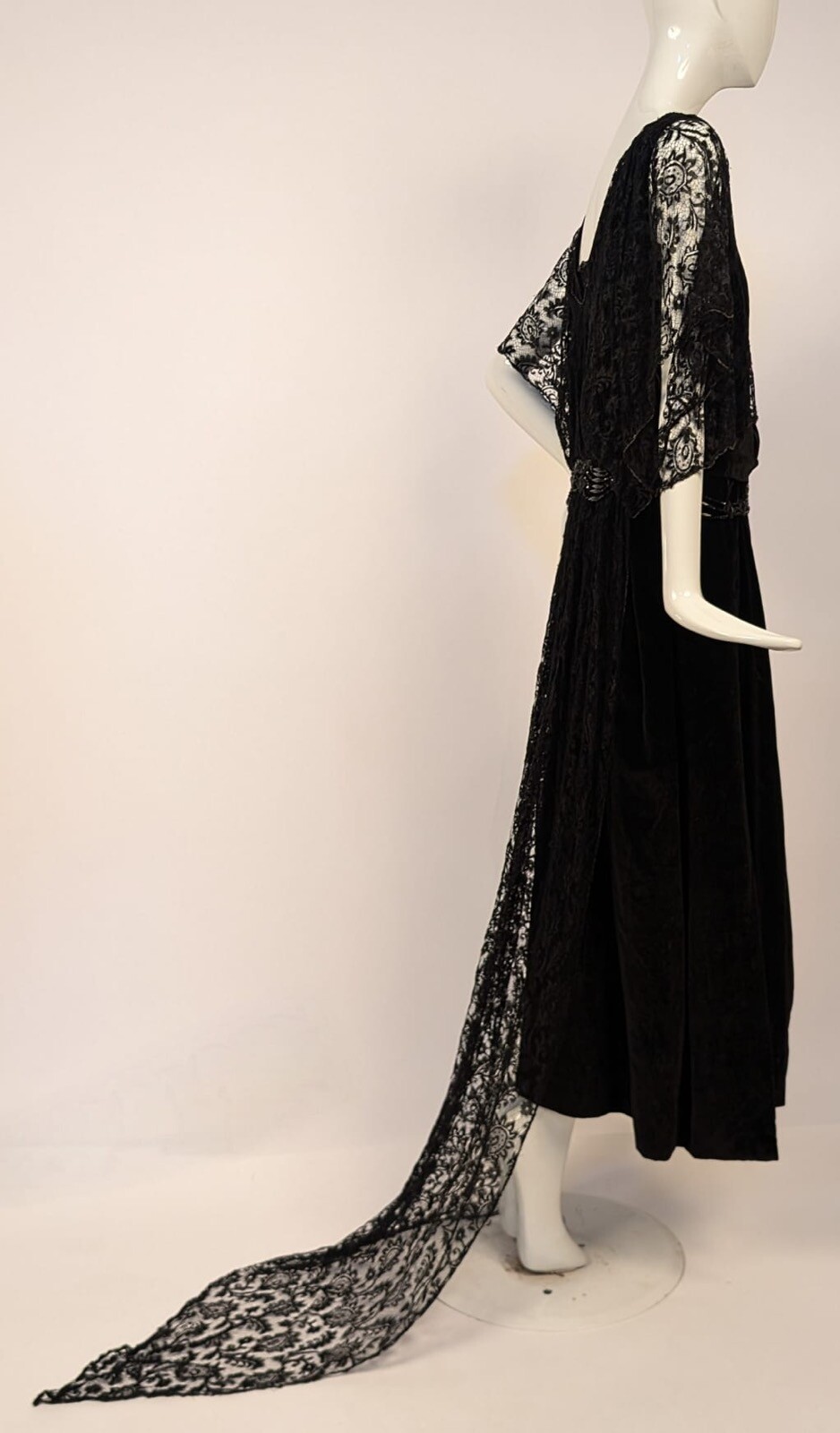 EDWARDIAN BLACK VELVET + LACE EVENING DRESS W JET BELTING + LONG LACE TRAIN
