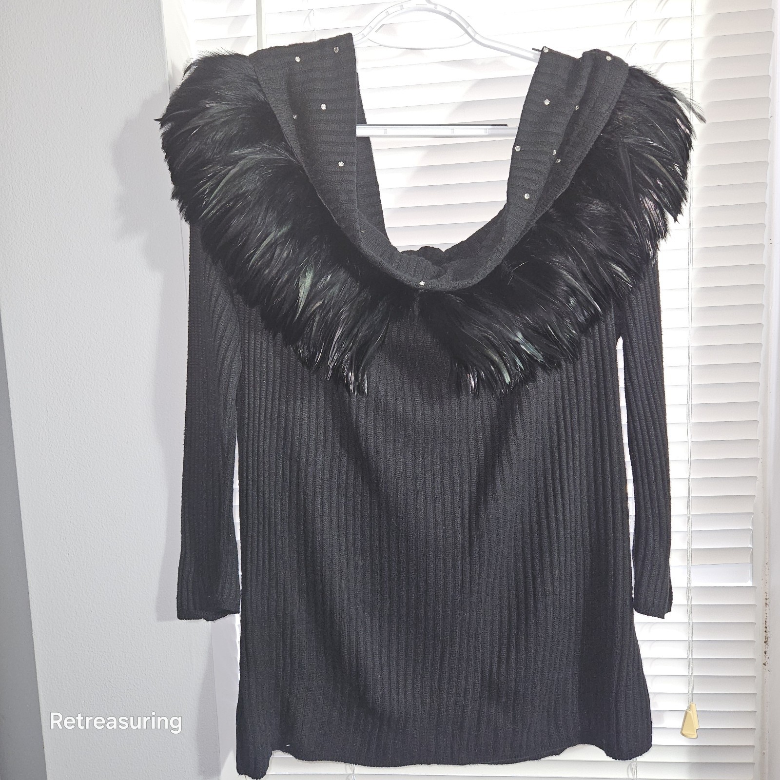 Vintage (1980s/90s) ParisLine XL Black Off-shoulders Detachable Feathers