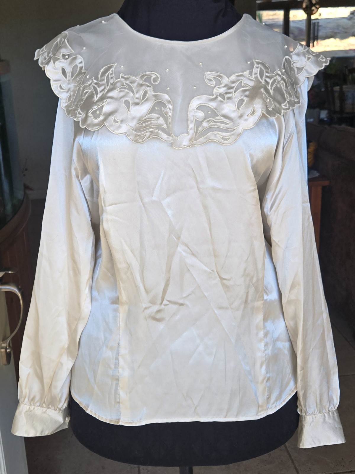 1980s LAURA AND JAYNE Poly Blouse Victorian Lace Embroidered Pearl Collar Sz 16