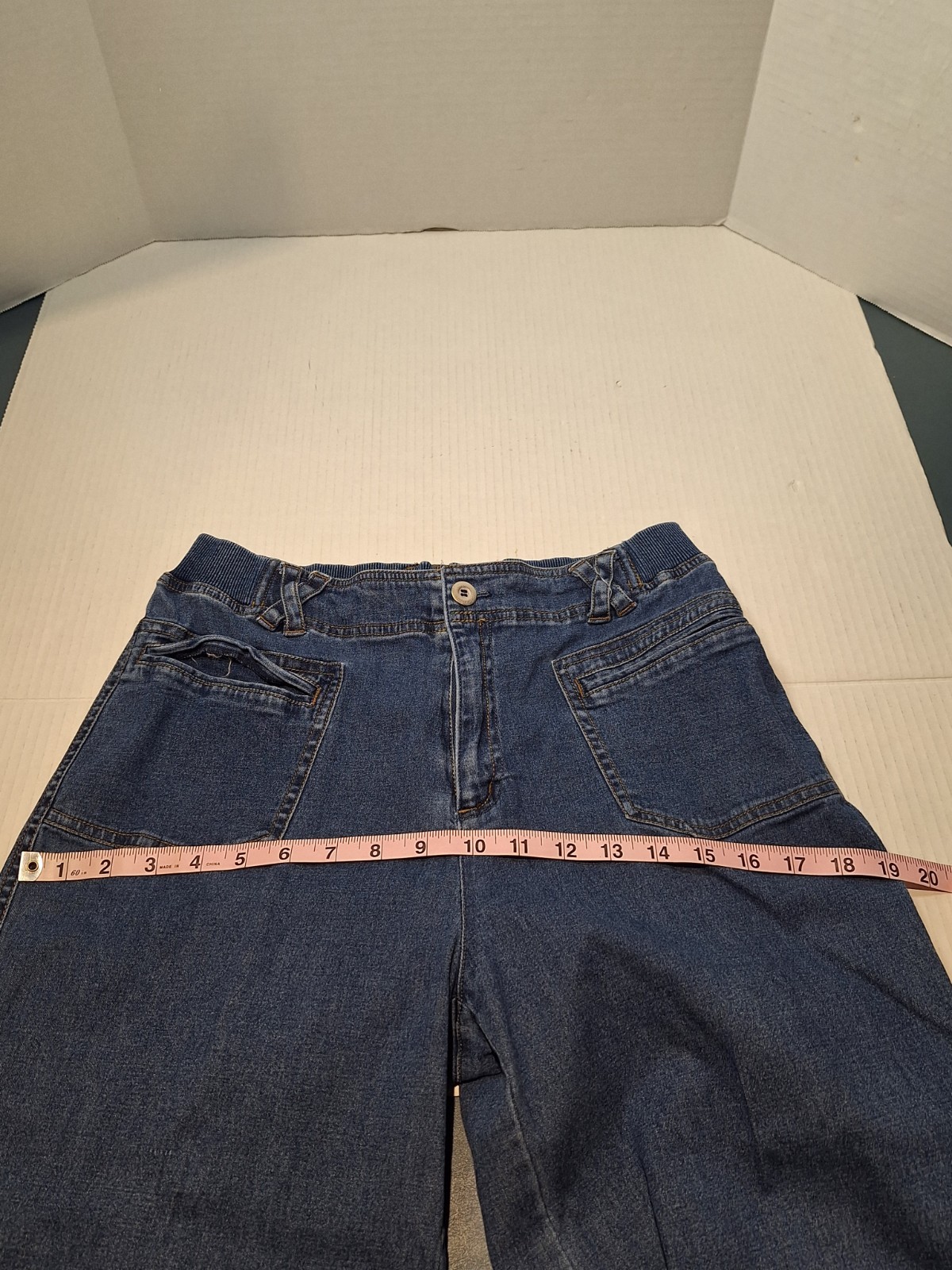 Vintage Blast Capri Jeans, Womans M, High Rise. Blue, Cotton Blend