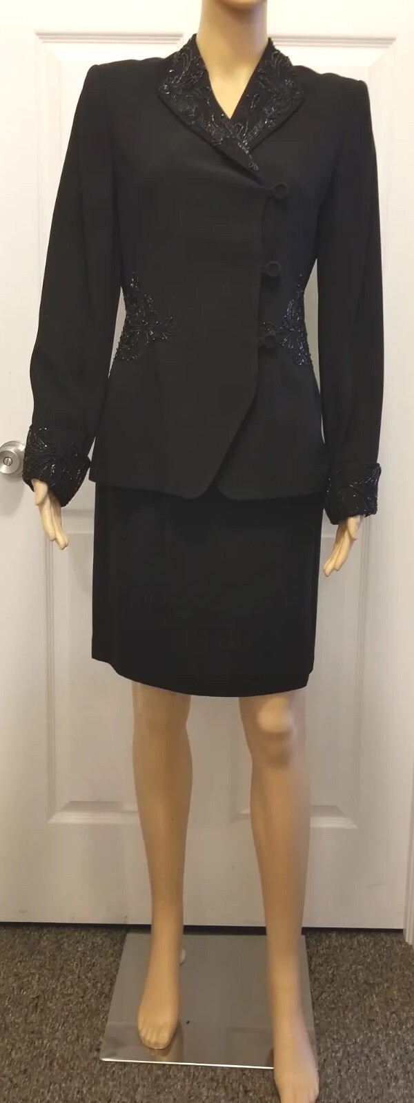 Vintage 1980s Anne Klein II Black Crepe Beaded Jacket & Skirt Suit – W Size 6/8
