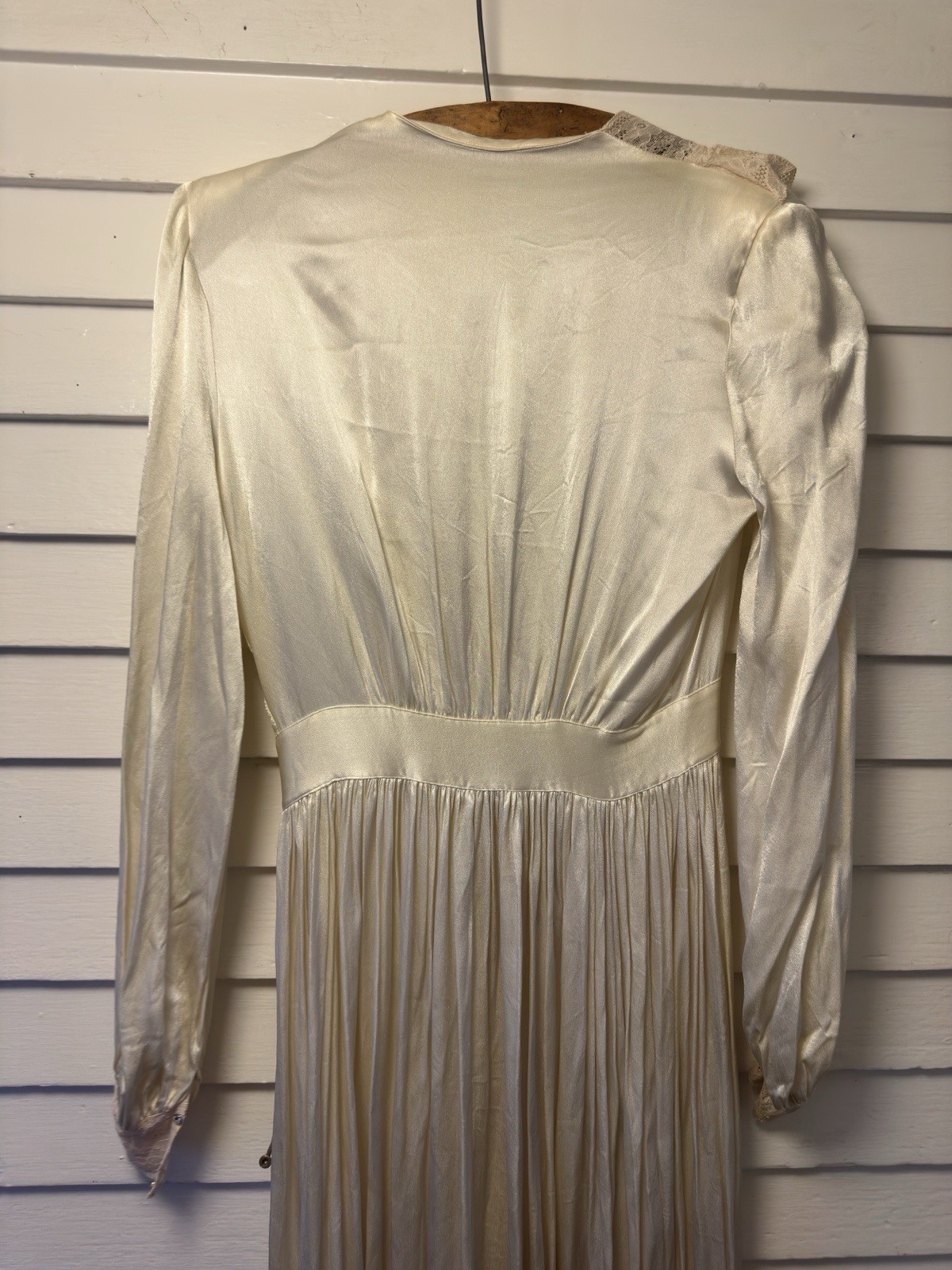 Vintage 1940s Styled by Tula Of Narco Ivory Liquid Satin Robe/Peignoir Size S/M