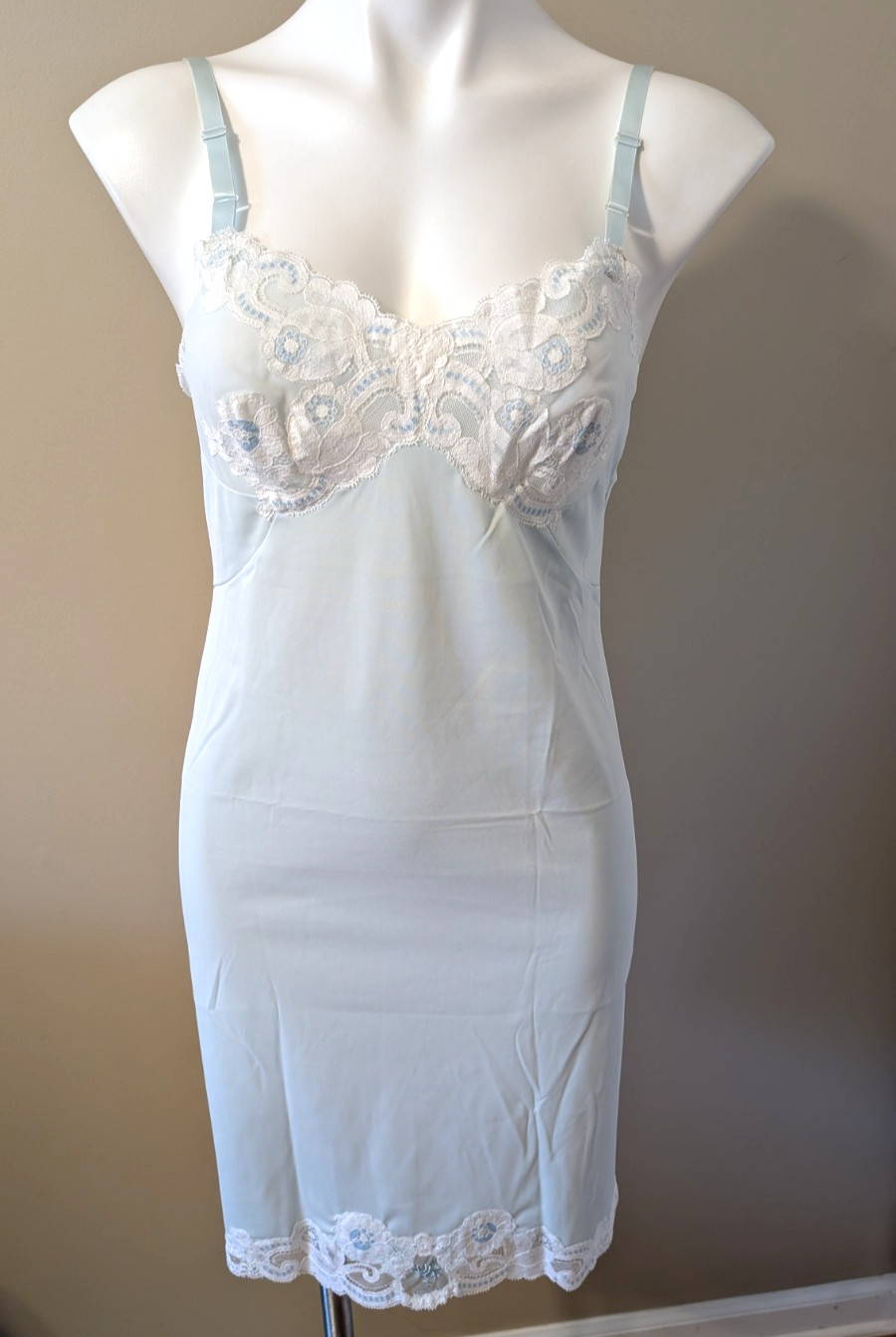 Vintage 1960’s SHADOWLINE Light Blue Full Slip Antron Nylon Size 32 Short NWT