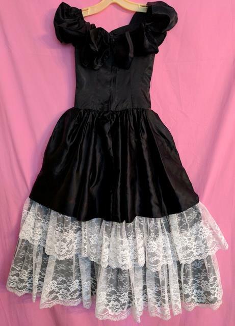 1980’S VTG. BLACK & WHITE LACE EMPIRE PRETEEN LONG DRESS-PAGEANT, PROM-26″BUST