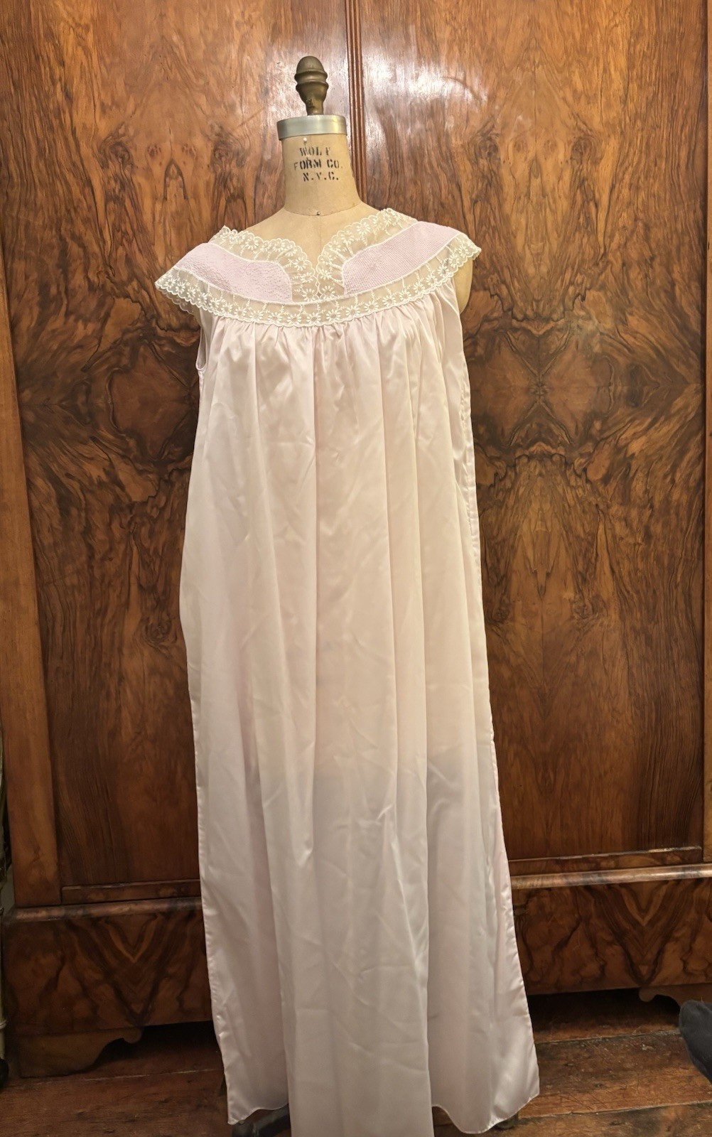 Vintage Italian Nightgown Housecoat Pale Lilac Lace Made in Italy