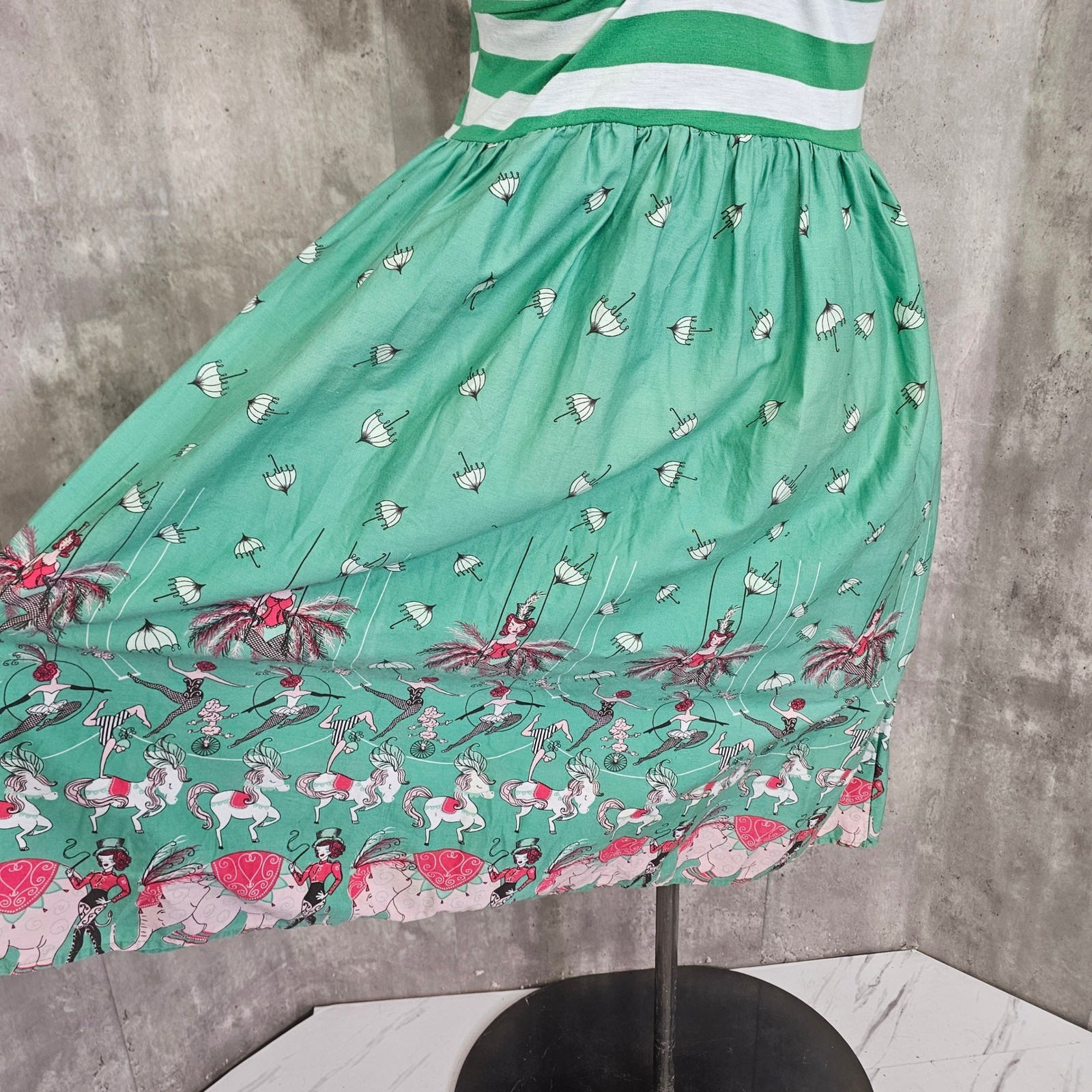 Novelty Circus Carousel Print Dress Green Stripe Fit Flare Womens M/L Retro