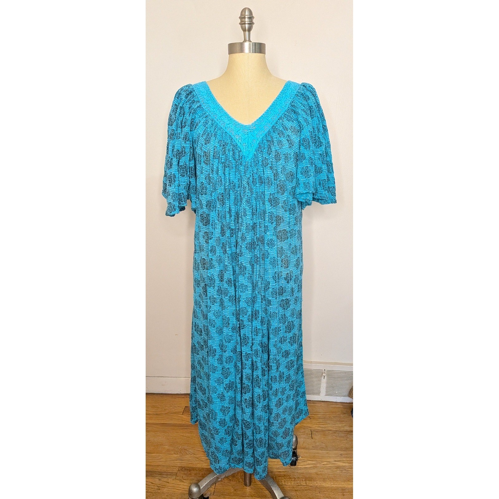 VTG Jasmine KVM Blue Floral Crochet Lace Gauze Muumuu Sz L Maxi Dress Bohemian